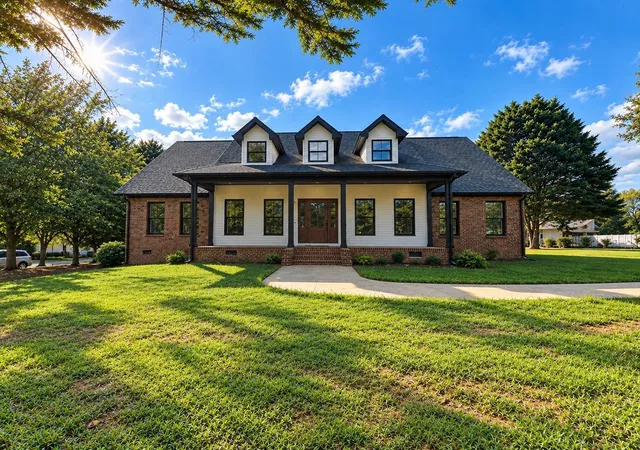 Photo 1 of Single family home for sale at 322 Indian Summer Ln, Boiling Springs, SC 29316 | MLS# SPN342105 | Listing updated on 2026-10-09