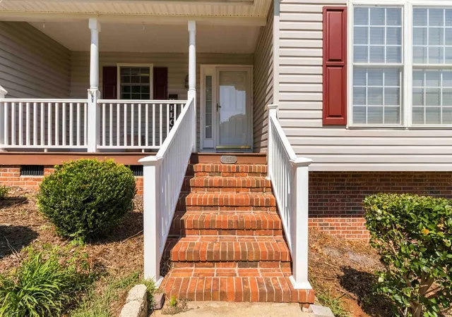 Photo 3 of Single family home for sale at 125 Woodcreek Dr, Spartanburg, SC 29303 | MLS# SPN342119 | Listing updated on 2026-09-24