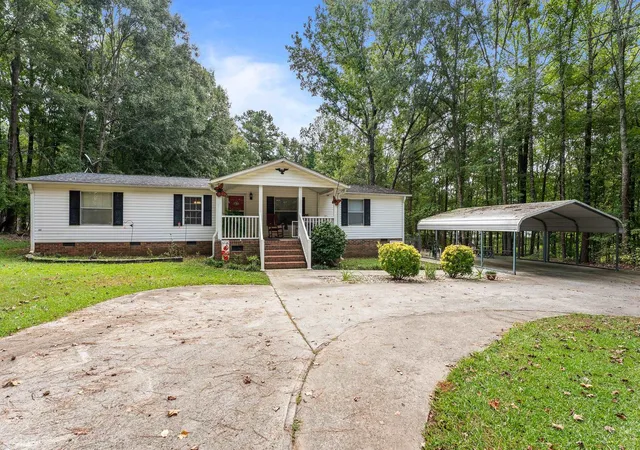Photo 3 of Manufactured home for sale at 695 Miller Rd, Woodruff, SC 29388 | MLS# SPN342120 | Listing updated on 2026-09-26