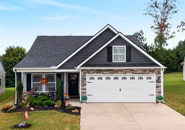 Photo 1 of Single family home for sale at 1180 Mason Hl Way, Spartanburg, SC 29301 | MLS# SPN342162 | Listing updated on 2026-10-13