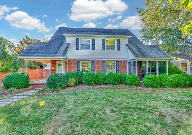 Photo 3 of Single family home for sale at 607 Otis Blvd, Spartanburg, SC 29302 | MLS# SPN342170 | Listing updated on 2026-10-09