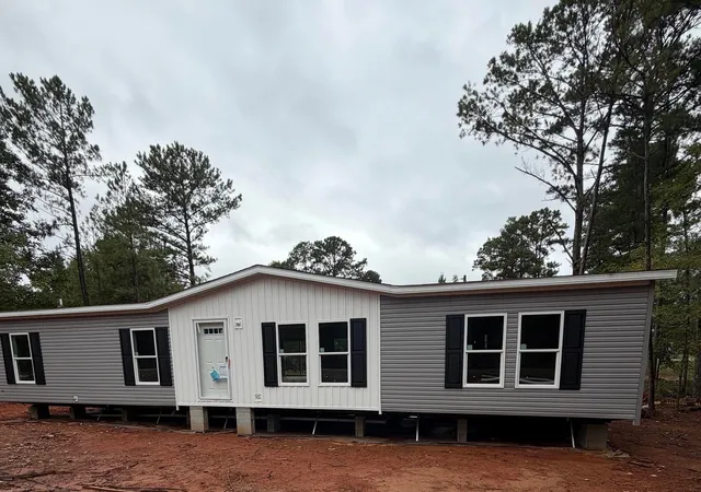 Photo 3 of Manufactured home for sale at 34 Foxfire Dr, Laurens, SC 29360 | MLS# SPN342174 | Listing updated on 2026-10-03