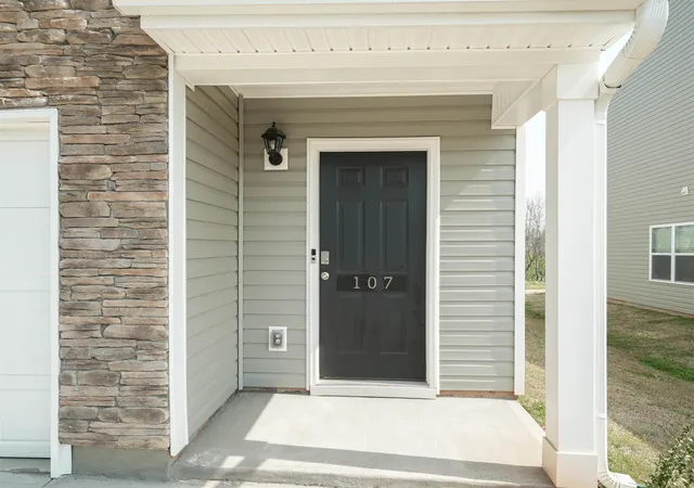 Photo 2 of Townhouse for sale at 107 Sunriff Ct, Greer, SC 29651 | MLS# SPN342180 | Listing updated on 2026-09-25