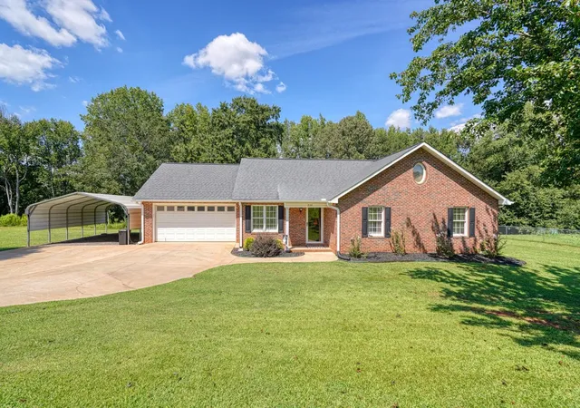 Photo 1 of Single family home for sale at 234 Holmes Dr, Spartanburg, SC 29303 | MLS# SPN342189 | Listing updated on 2026-10-18