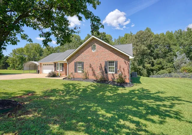 Photo 3 of Single family home for sale at 234 Holmes Dr, Spartanburg, SC 29303 | MLS# SPN342189 | Listing updated on 2026-10-18