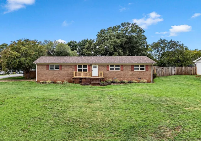 Photo 1 of Sale Pending at 128 Twin Crk Dr, Boiling Springs, SC 29316 | MLS# SPN342197 | Listing updated on 2026-10-03