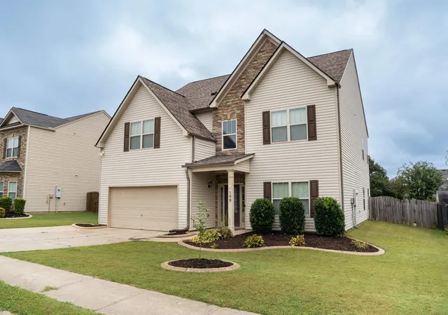 Photo 3 of Single family home for sale at 109 Sabin Ct, Simpsonville, SC 29681 | MLS# SPN342207 | Listing updated on 2026-09-27