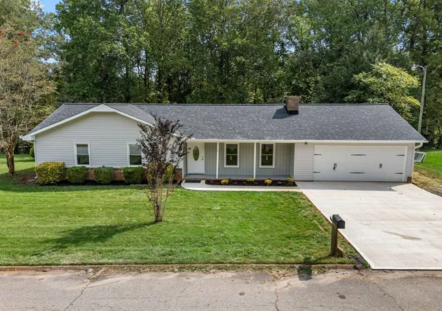 Photo 1 of Single family home for sale at 139 Willowood Dr, Spartanburg, SC 29303 | MLS# SPN342210 | Listing updated on 2026-10-09