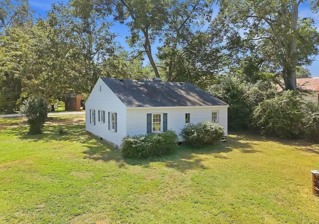 Photo 4 of Single family home for sale at 652 Union Hwy, Enoree, SC 29335 | MLS# SPN342218 | Listing updated on 2026-10-01