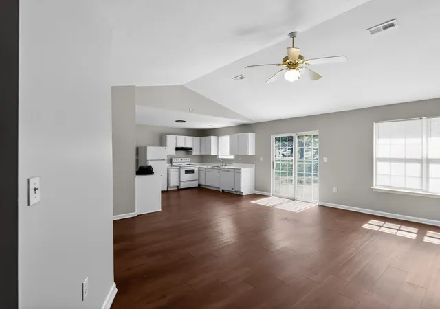 Photo 3 of Single family home for sale at 1875 Tamara Way, Spartanburg, SC 29301 | MLS# SPN342222 | Listing updated on 2026-10-20