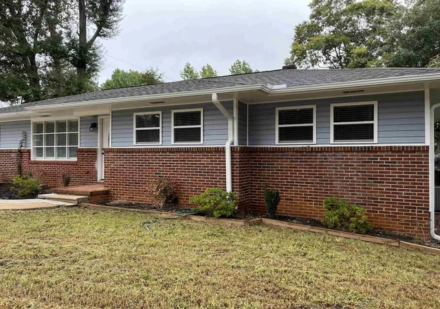 Photo 2 of Single family home for sale at 344 Merideth Cir, Spartanburg, SC 29306 | MLS# SPN342225 | Listing updated on 2026-10-06