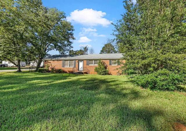 Photo 2 of Sale Pending at 435 Summerland Dr, Spartanburg, SC 29306 | MLS# SPN342230 | Listing updated on 2026-09-30