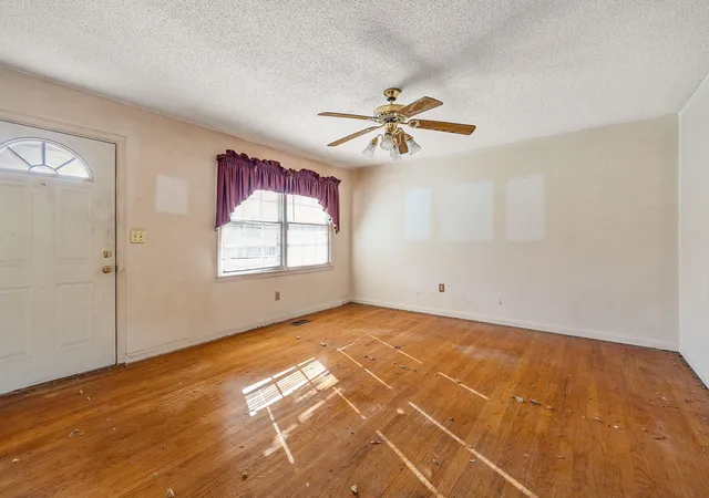 Photo 3 of Sale Pending at 435 Summerland Dr, Spartanburg, SC 29306 | MLS# SPN342230 | Listing updated on 2026-09-30
