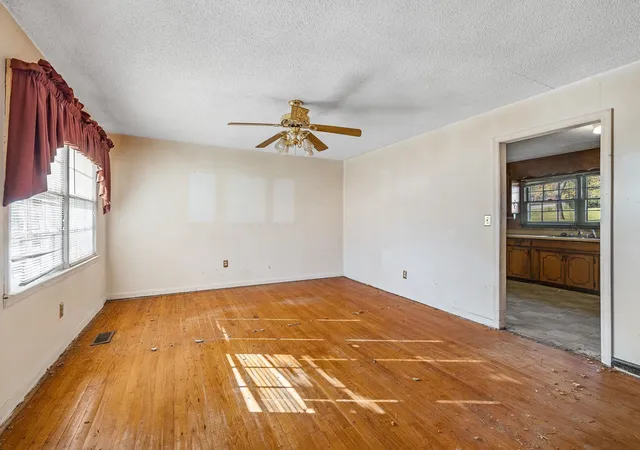 Photo 3 of Sale Pending at 435 Summerland Dr, Spartanburg, SC 29306 | MLS# SPN342230 | Listing updated on 2026-09-30