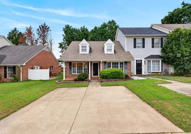 Photo 3 of Sale Pending at 366 W Pointe Dr, Spartanburg, SC 29301 | MLS# SPN342232 | Listing updated on 2026-10-02