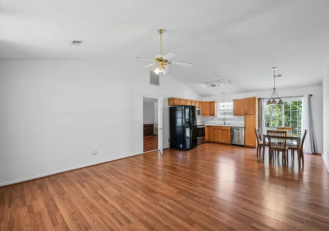 Photo 3 of Single family home for sale at 800 Very Fine Dr, Fountain Inn, SC 29644 | MLS# SPN342234 | Listing updated on 2026-09-28