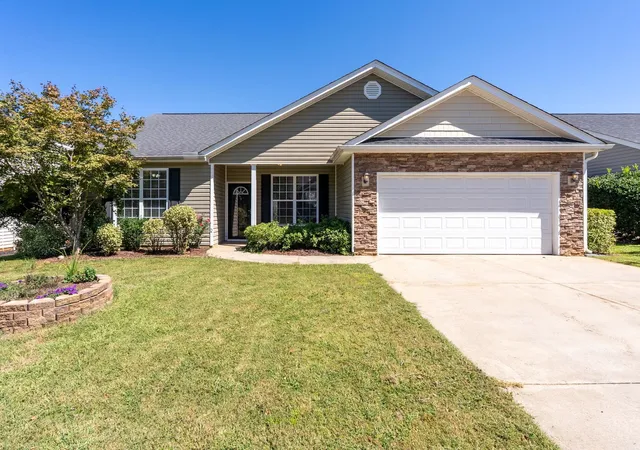Single family home for sale at 9 Tack Ln, Greer, SC 29650 | MLS# SPN342239