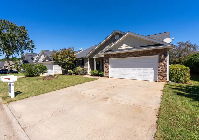 Photo 2 of Single family home for sale at 9 Tack Ln, Greer, SC 29650 | MLS# SPN342239 | Listing updated on 2026-09-28
