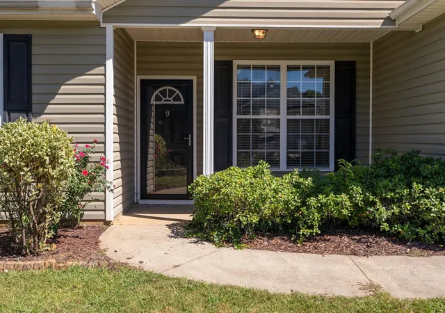 Photo 4 of Single family home for sale at 9 Tack Ln, Greer, SC 29650 | MLS# SPN342239 | Listing updated on 2026-09-28