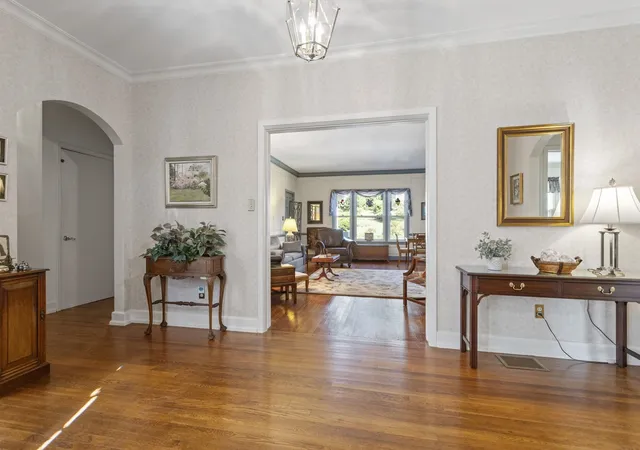 Photo 3 of Single family home for sale at 330 E Park Dr, Spartanburg, SC 29302 | MLS# SPN342247 | Listing updated on 2026-09-30