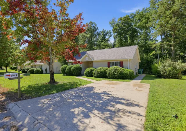 Photo 3 of Single family home for sale at 1864 Tamara Way, Spartanburg, SC 29301 | MLS# SPN342249 | Listing updated on 2026-10-21