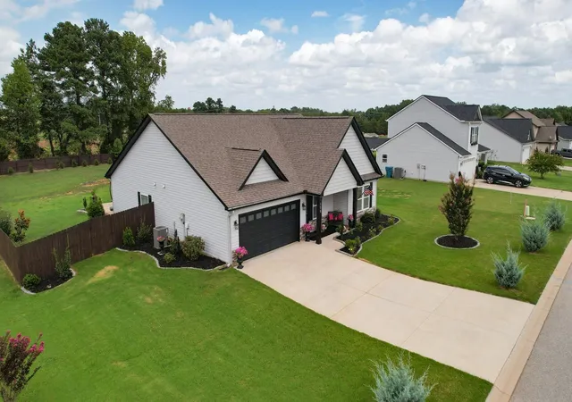 Photo 2 of Single family home for sale at 130 Thorn Crk Dr, Gaffney, SC 29341 | MLS# SPN342256 | Listing updated on 2026-10-02