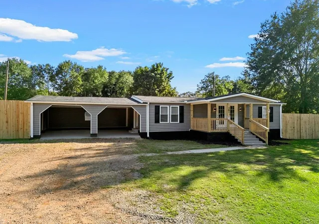 Photo 4 of Manufactured home for sale at 201 Foxfire Rd, Cowpens, SC 29330 | MLS# SPN342262 | Listing updated on 2026-09-30