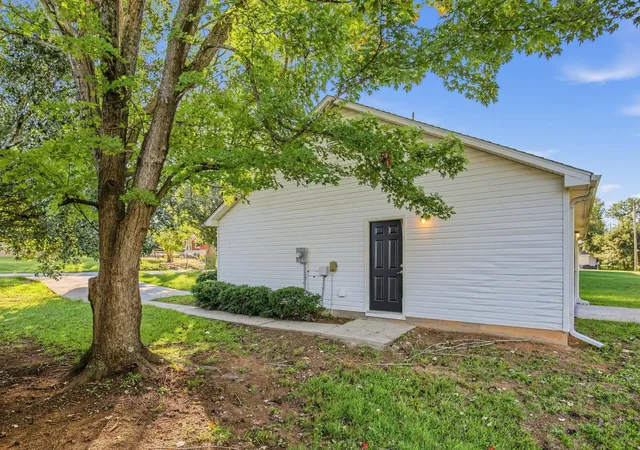 Photo 3 of Single family home for sale at 2002 Shalann Dr, Spartanburg, SC 29301 | MLS# SPN342263 | Listing updated on 2026-10-21