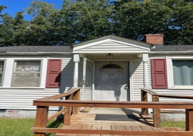 Photo 3 of Single family home for sale at 1748 New Cut Rd, Spartanburg, SC 29303 | MLS# SPN342270 | Listing updated on 2026-10-08