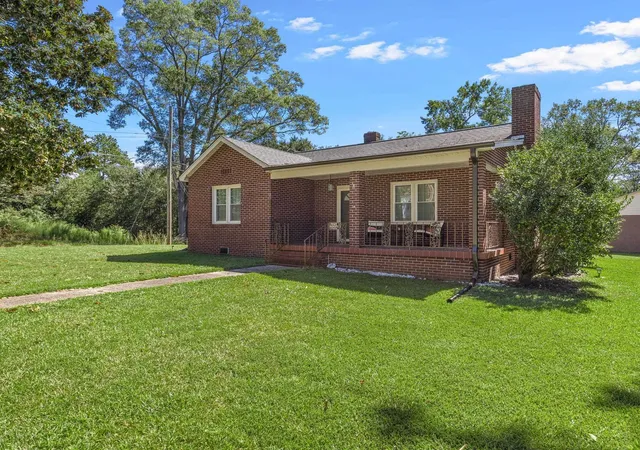 Photo 1 of Single family home for sale at 901 W Main St, Union, SC 29379 | MLS# SPN342277 | Listing updated on 2026-09-30