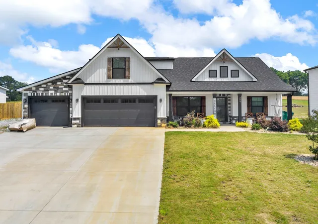 Photo 1 of Single family home for sale at 304 Ben Johnson Rd, Inman, SC 29349 | MLS# SPN342285 | Listing updated on 2026-10-01