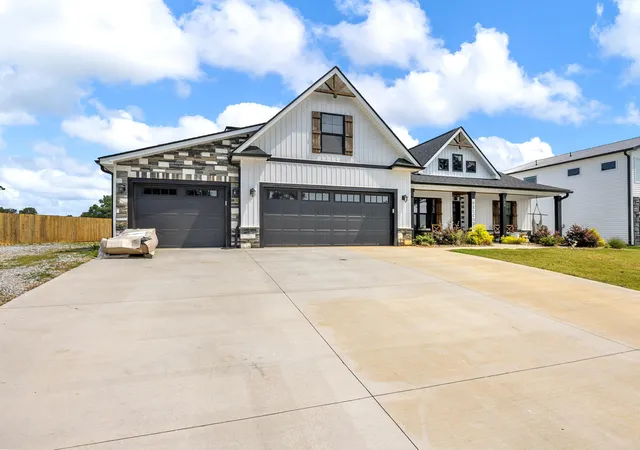 Photo 3 of Single family home for sale at 304 Ben Johnson Rd, Inman, SC 29349 | MLS# SPN342285 | Listing updated on 2026-10-01