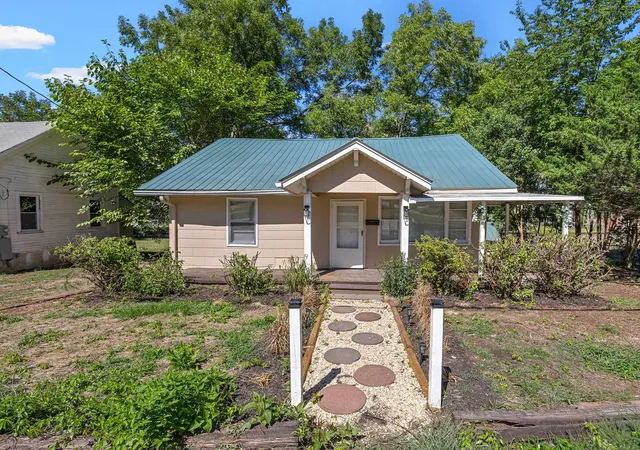 Photo 1 of Single family home for sale at 709 Perrin Ave, Union, SC 29379 | MLS# SPN342287 | Listing updated on 2026-09-30
