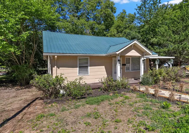 Photo 2 of Single family home for sale at 709 Perrin Ave, Union, SC 29379 | MLS# SPN342287 | Listing updated on 2026-09-30