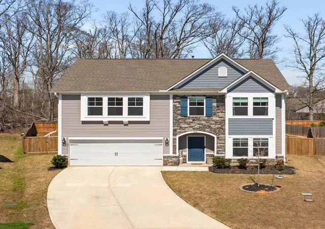 Photo 1 of Single family home for sale at 304 Videre Woods Ct, Piedmont, SC 29673 | MLS# SPN342291 | Listing updated on 2026-10-01