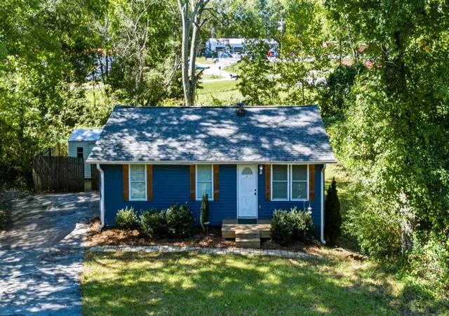 Photo 2 of Single family home for sale at 304 Preston St, Easley, SC 29640 | MLS# SPN342293 | Listing updated on 2026-10-03