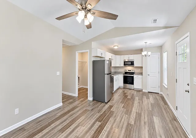 Listing Photo 5 - Condo for sale in building located at 1647 & 1649 Nazareth Rd, Spartanburg, SC 29301