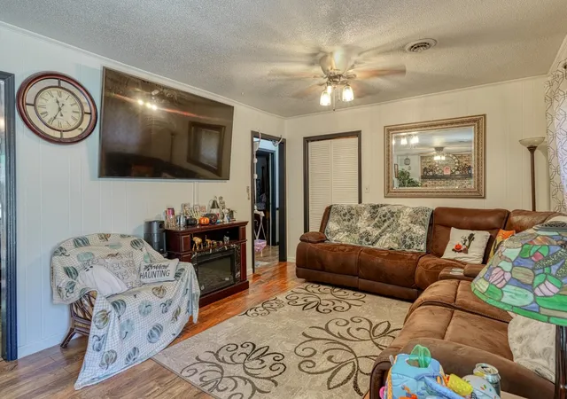 Photo 2 of Single family home for sale at 898 Barnwell Rd, Spartanburg, SC 29303 | MLS# SPN342308 | Listing updated on 2026-10-01