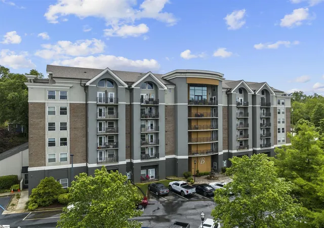 Photo 3 of Condo for sale at 1001 S Church St, Greenville, SC 29601 | MLS# SPN342315 | Listing updated on 2026-10-01
