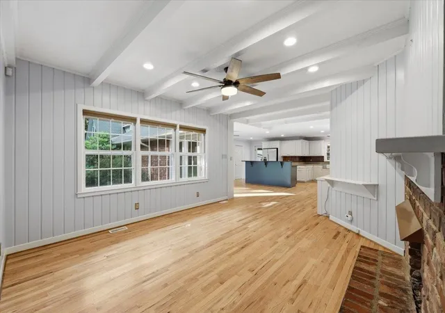 Photo 4 of Single family home for sale at 306 Beechwood Dr, Spartanburg, SC 29307 | MLS# SPN342317 | Listing updated on 2026-10-01