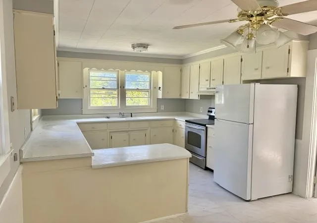Photo 3 of Sale Pending at 440 Cothran Crk Rd, Inman, SC 29349 | MLS# SPN342321 | Listing updated on 2026-10-07