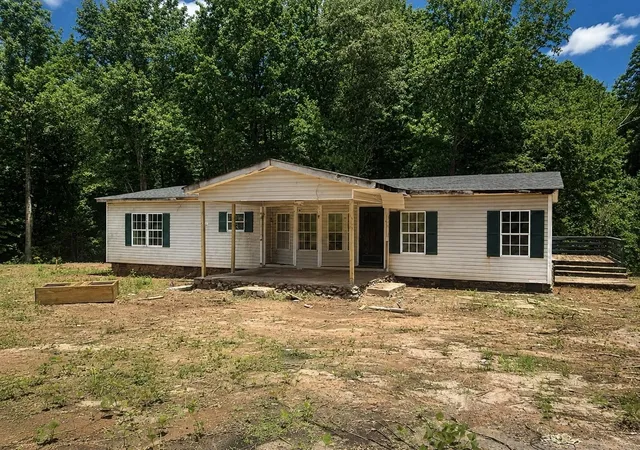 Photo 3 of Manufactured home for sale at 530 Wilkins Frd Rd, Inman, SC 29349 | MLS# SPN342356 | Listing updated on 2026-10-04