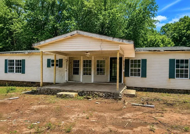 Photo 3 of Manufactured home for sale at 530 Wilkins Frd Rd, Inman, SC 29349 | MLS# SPN342356 | Listing updated on 2026-10-04