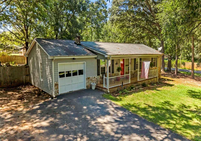 Photo 1 of Single family home for sale at 1175 Springdale Cir, Boiling Springs, SC 29316 | MLS# SPN342359 | Listing updated on 2026-10-02