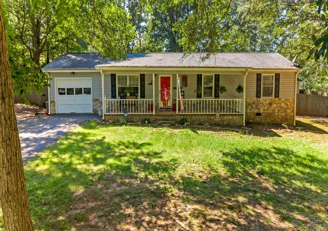 Photo 2 of Single family home for sale at 1175 Springdale Cir, Boiling Springs, SC 29316 | MLS# SPN342359 | Listing updated on 2026-10-02