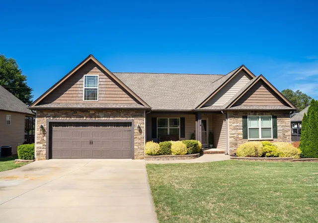 Photo 1 of Single family home for sale at 310 War Emblem Dr, Boiling Springs, SC 29316 | MLS# SPN342360 | Listing updated on 2026-10-02