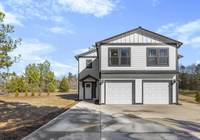 Photo 1 of Multi family home for sale at 433 Burns Rd, Spartanburg, SC 29307 | MLS# SPN342361 | Listing updated on 2026-10-08