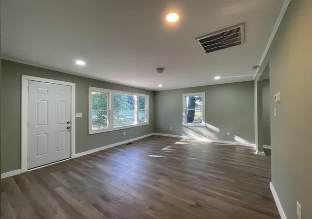 Photo 4 of Single family home for sale at 111 Gaffney Ave, Gaffney, SC 29341 | MLS# SPN342383 | Listing updated on 2026-10-03