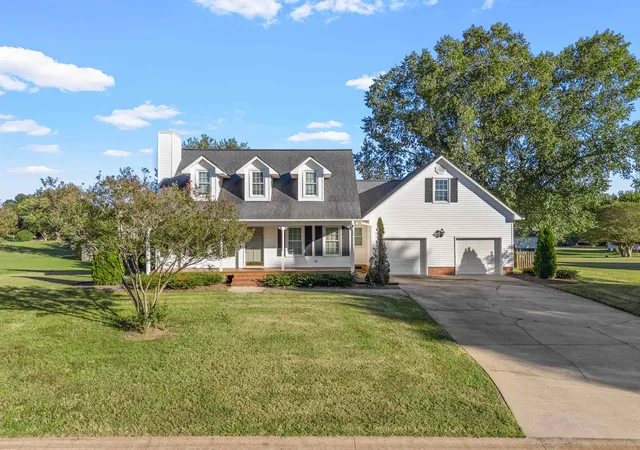 Photo 1 of Single family home for sale at 207 Sw Fieldsedge Dr, Moore, SC 29369 | MLS# SPN342387 | Listing updated on 2026-10-03