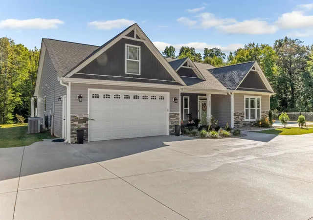 Photo 2 of Single family home for sale at 715 Bradley Dill Rd, Campobello, SC 29322 | MLS# SPN342403 | Listing updated on 2026-10-03